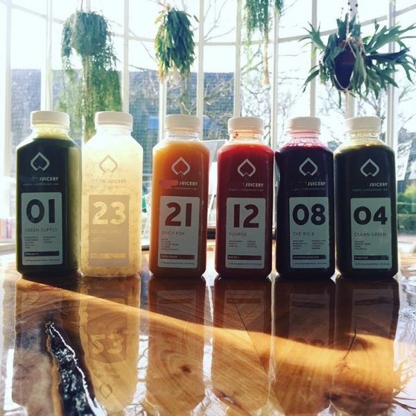Moon Yoga Club shows the benefits of offering cold pressed juice to their clients.